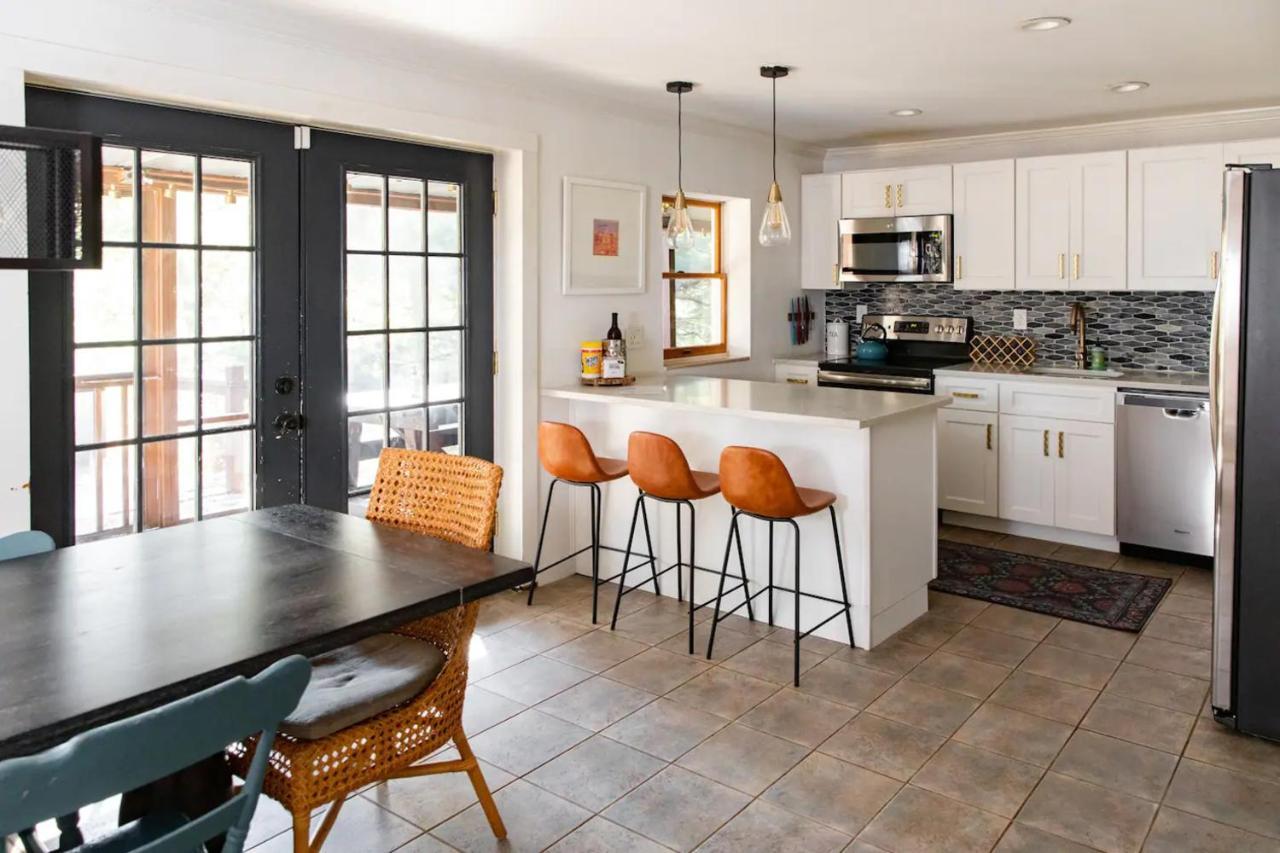 Villa Hot Tub Charming & Chic Mountain Gem On Sleepy Creek à Berkeley Springs Extérieur photo